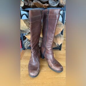 Brown Leather Knee-High Bolo Boots with Warm Lining & Comfortable Fit